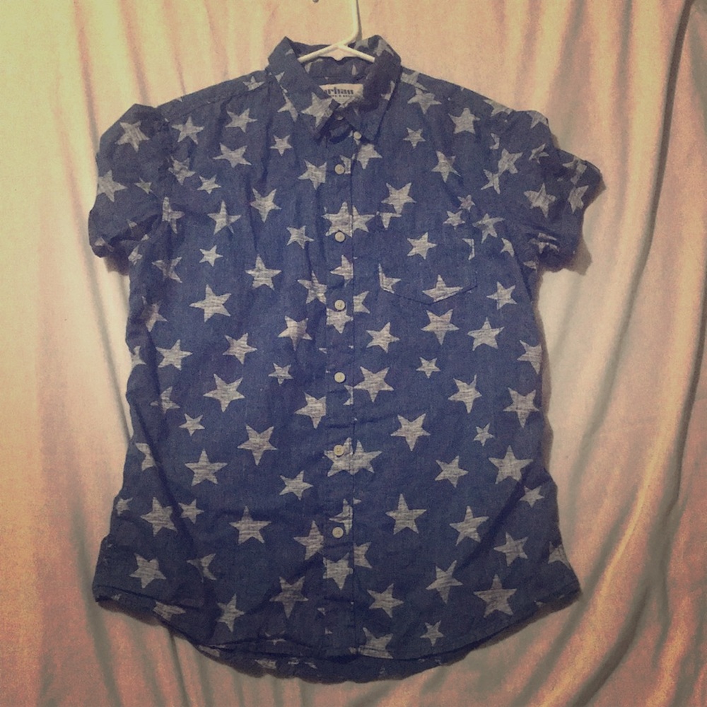 Short sleeve star button down